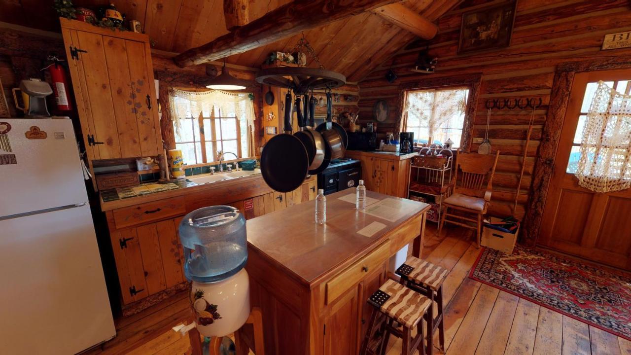 Cabin By The Creek With High Speed Wifi Red River Extérieur photo